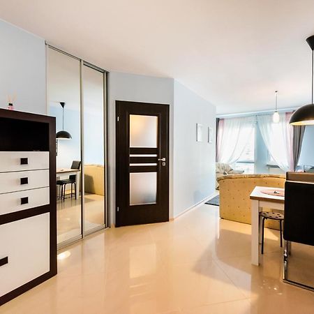 Wola Pleasure Place Apartment วอร์ซอ ภายนอก รูปภาพ