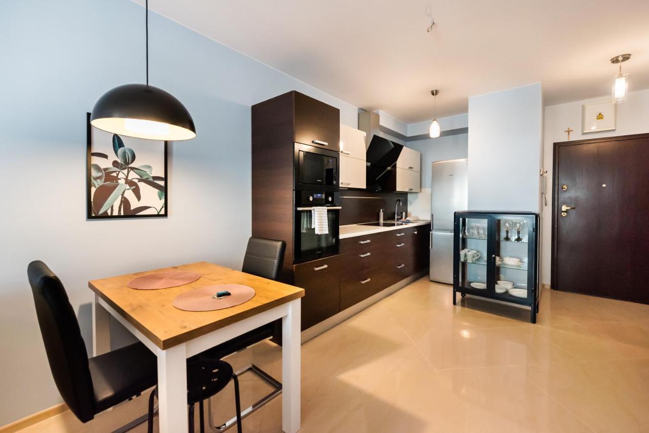 Wola Pleasure Place Apartment วอร์ซอ ภายนอก รูปภาพ