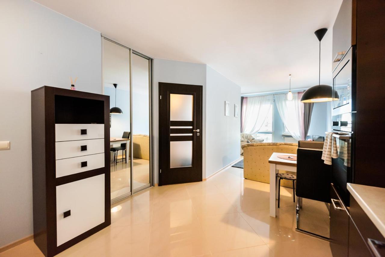 Wola Pleasure Place Apartment วอร์ซอ ภายนอก รูปภาพ